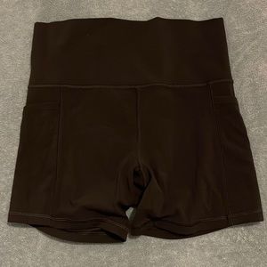 Athelta 5” biker shorts with pockets